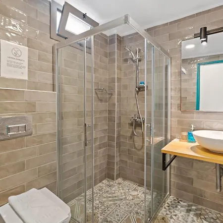 Avlu Palamutbuekue Szálloda