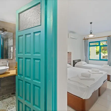 Avlu Palamutbuekue Szálloda *