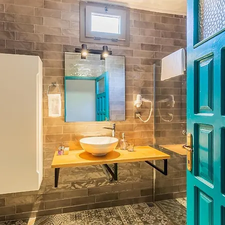 Avlu Palamutbuekue * ダッチャ